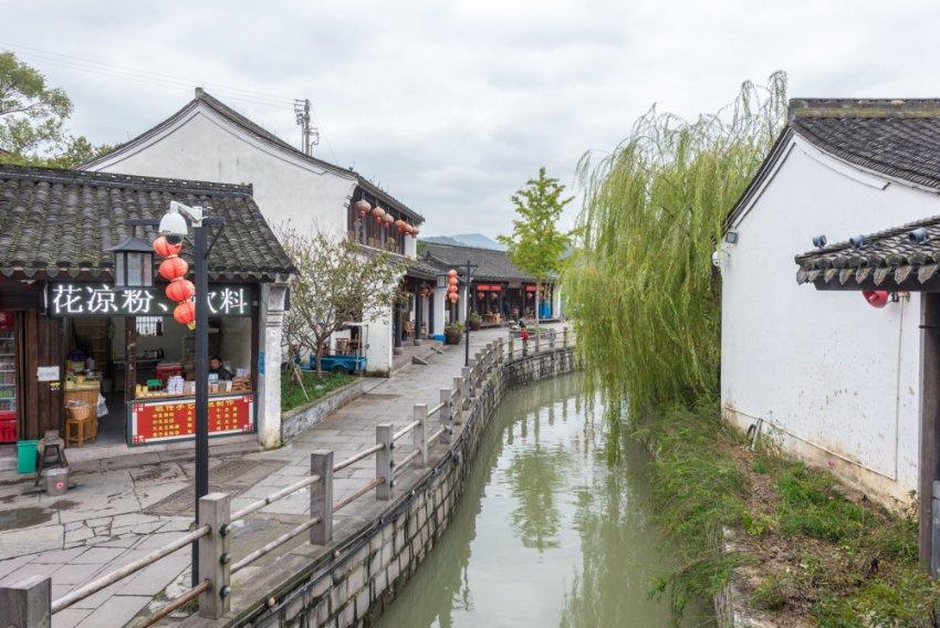 逃出安逸小乡村